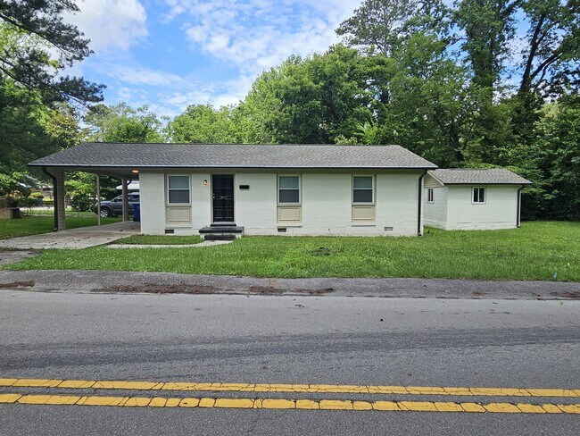 Building Photo - 3801 Water St