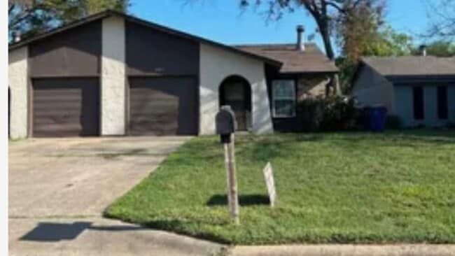 Building Photo - Jackson Street Duplex's Unit 6827