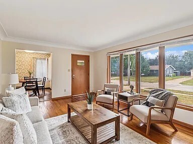 Photo - 3929 64th St