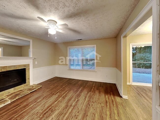 Photo - 315 Westminster Dr