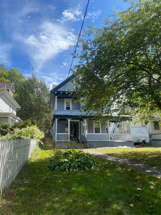 Building Photo - 105 Manning Blvd Unit 1 Rental