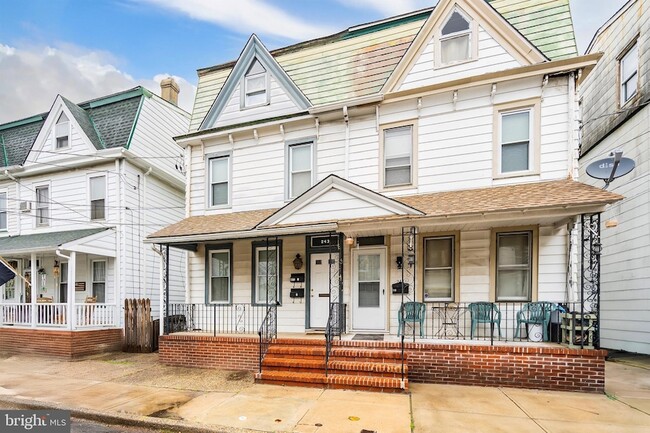 Photo - 243 Conover St Townhome
