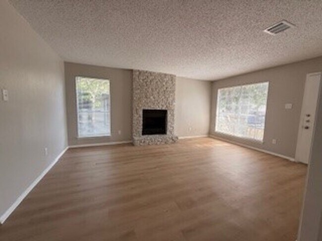 Photo - GCC Properties I LP Management Acct1 (2202... Unit B