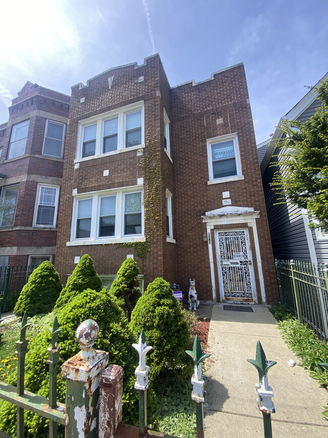 Photo - 1542 N Kolin Ave Apartments Unit 1