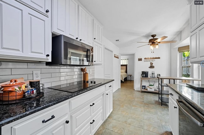 Photo - 2707 Edinboro Dr