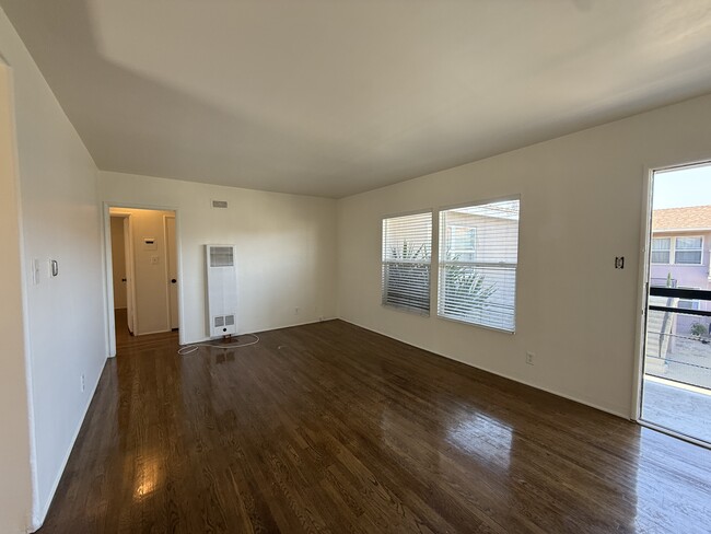 Photo - 4107 Wade St