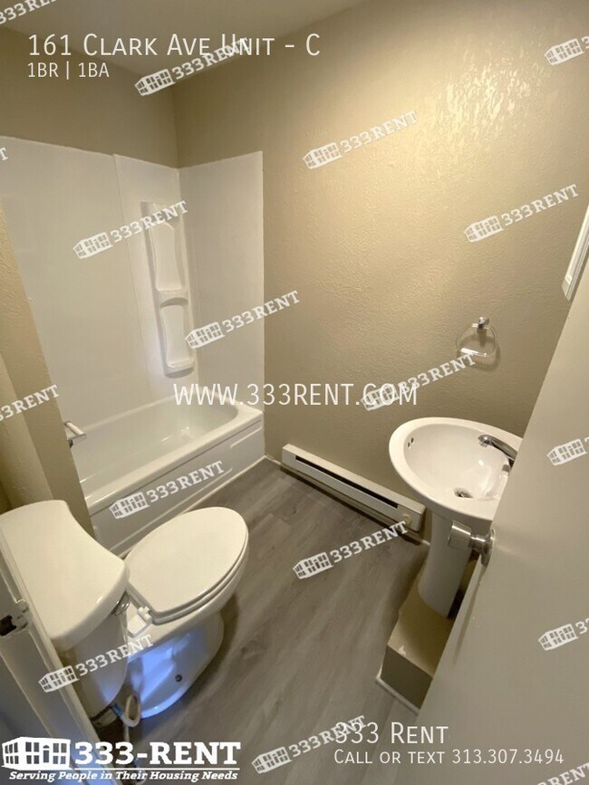 Photo - 161 Clark Ave Unidad C