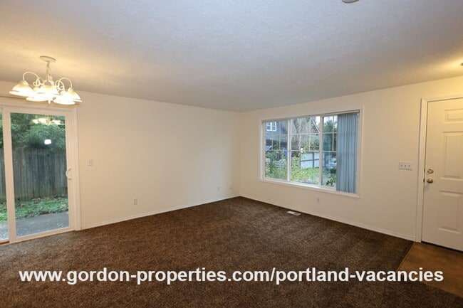 Photo - SE 73rd Ave - 3 bedroom townhouse in Mt Scott-Arleta neighborhood