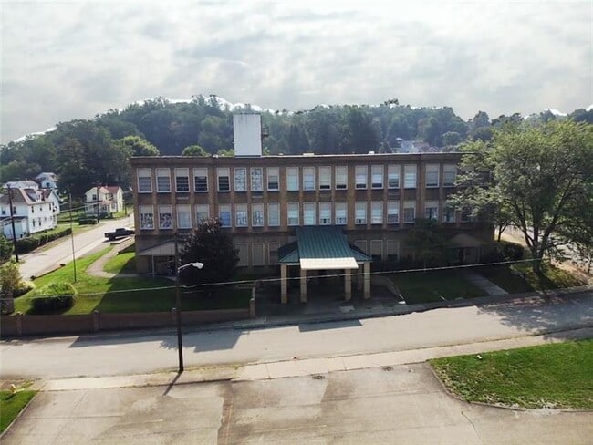 Photo - 300 Union St