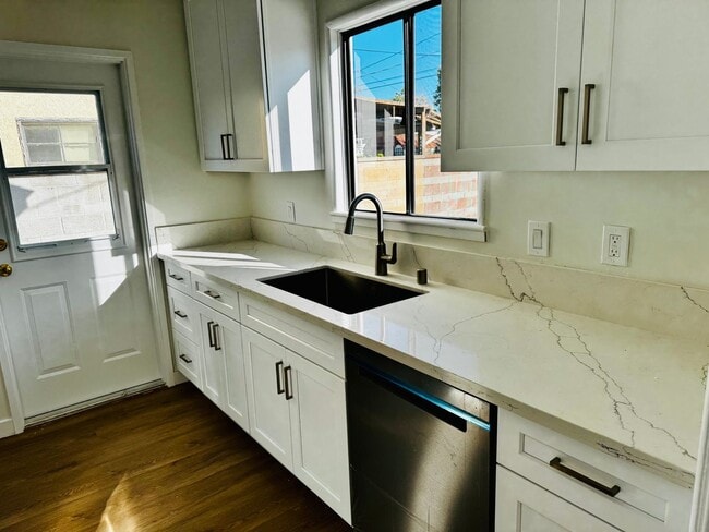 Photo - Remodelled 2 Bedroom Home For Rent in Bell...