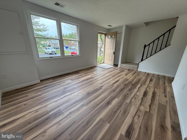 Photo - 112 Savannah Ct