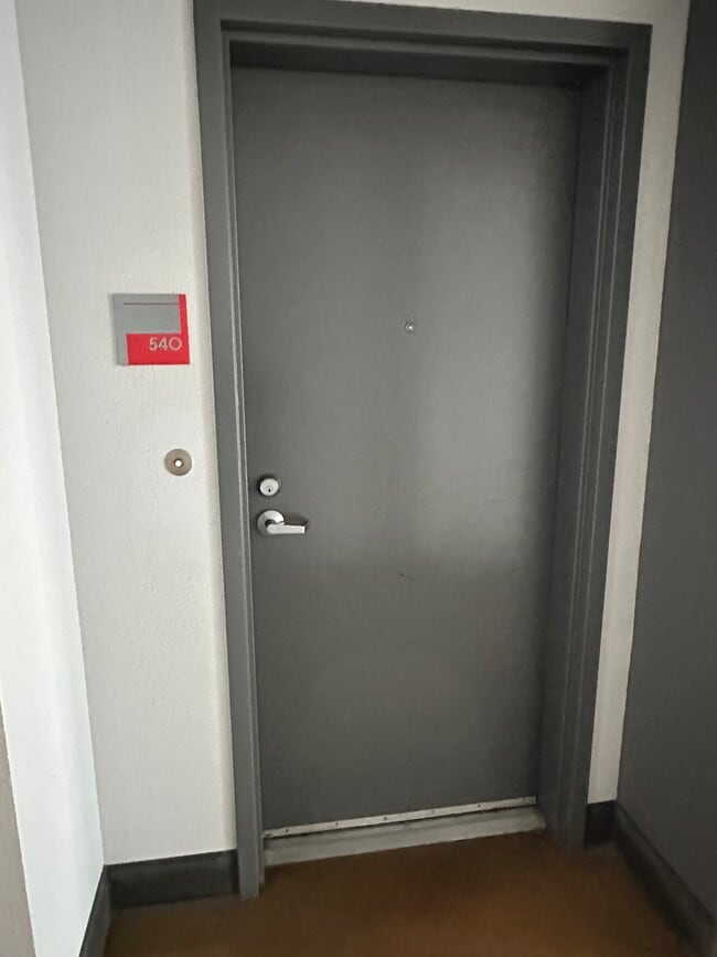 Photo - 645 W 9th St Unidad 540