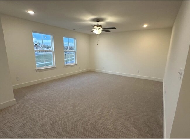 Photo - 5049 Greentree Dr