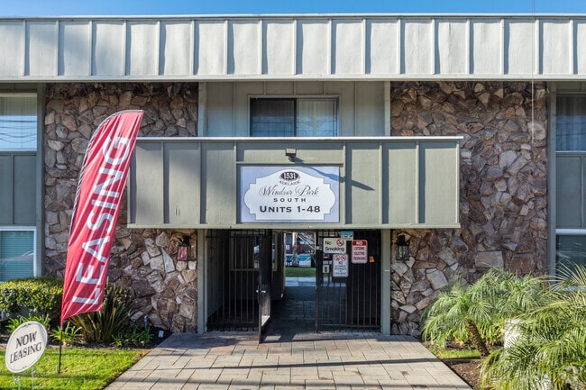 Entrance - Windsor Park Apartments