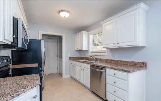 Photo - 3010 Mason Way