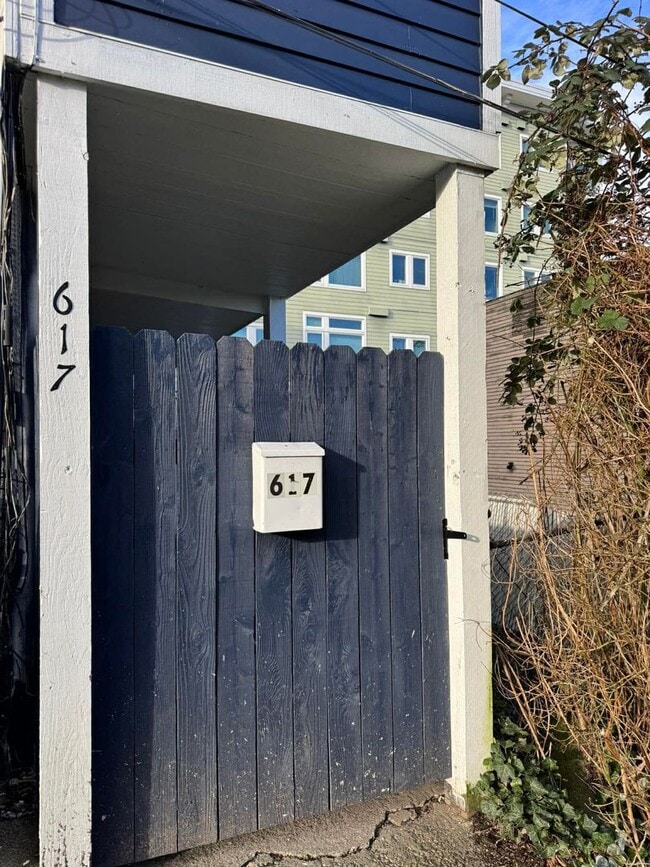 Building Photo - 1723 S G St Unit 617 S 18th St