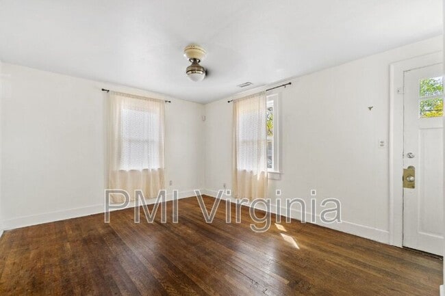Photo - 818 W 42nd St