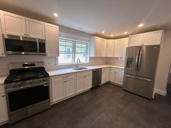 Photo - 89 Woods Ave Unidad 1
