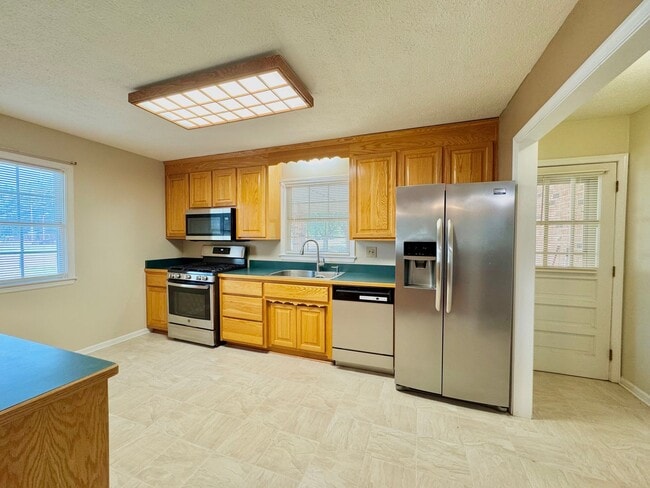 Photo - 301 E Ferrell St