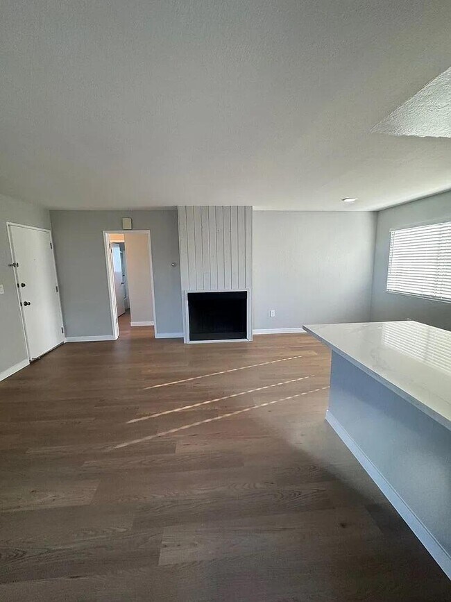 Photo - 16861 Green Ln