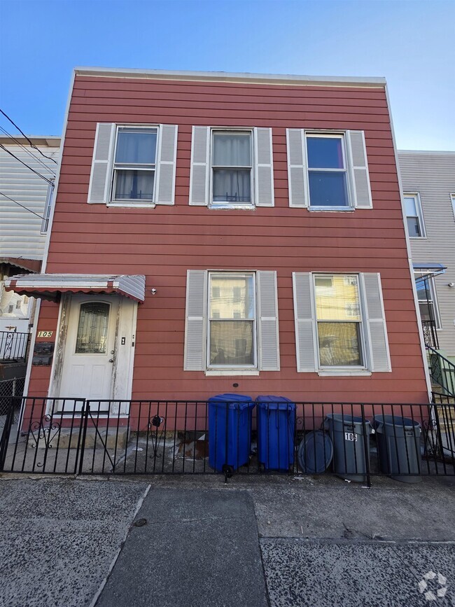 Building Photo - 105 Zabriskie St Rental