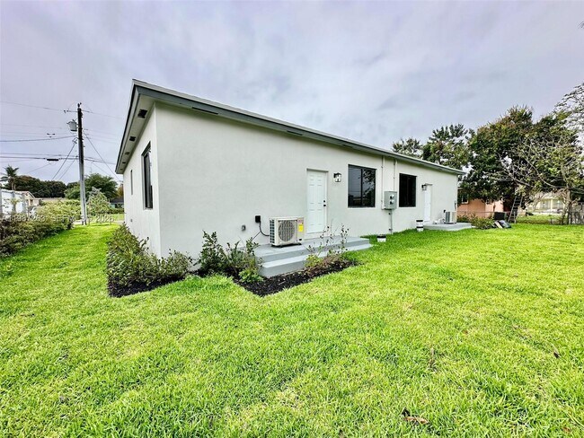 2377 NW 105th St Unit 1