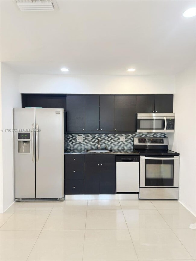 Photo - 317 Hendricks Isle Unit 1