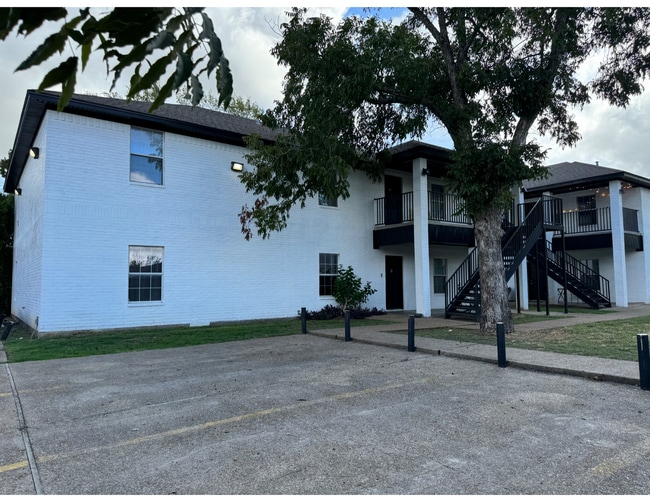 Photo - Spacious 4/2 Walking Distance to Baylor Ca... Unit A