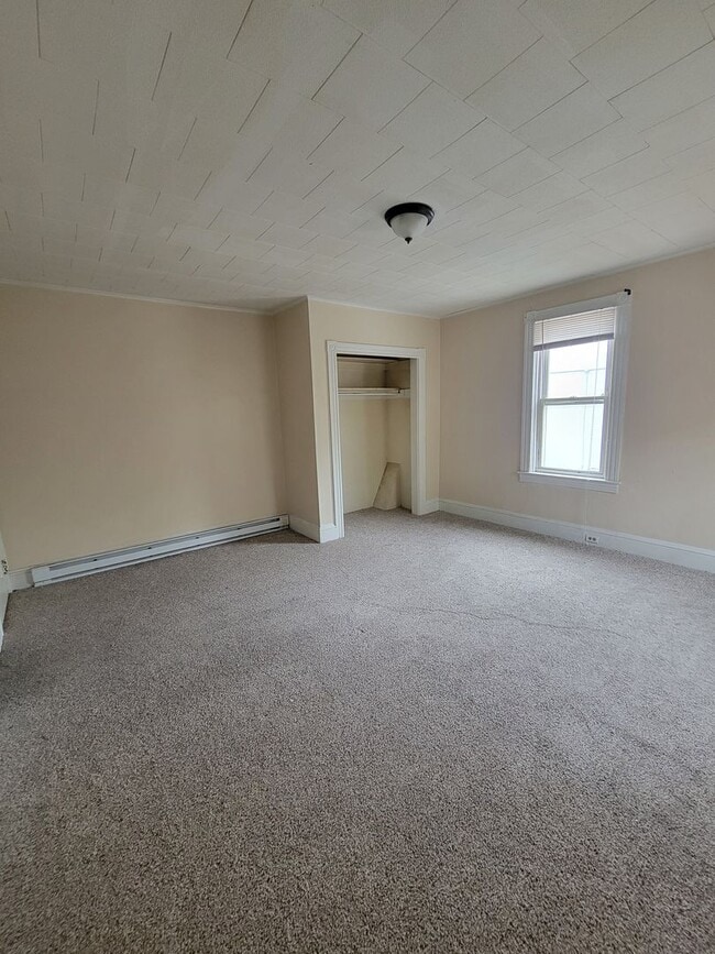 Photo - 646 W Walnut St Unit 2 (Second Floor)
