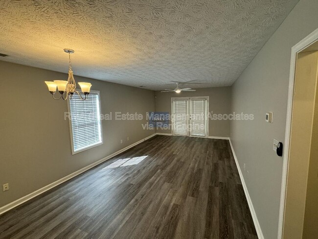 Photo - 43-92 92 Pl