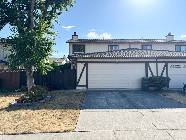 Building Photo - Great Shape Dublin Single Family Home Rece...