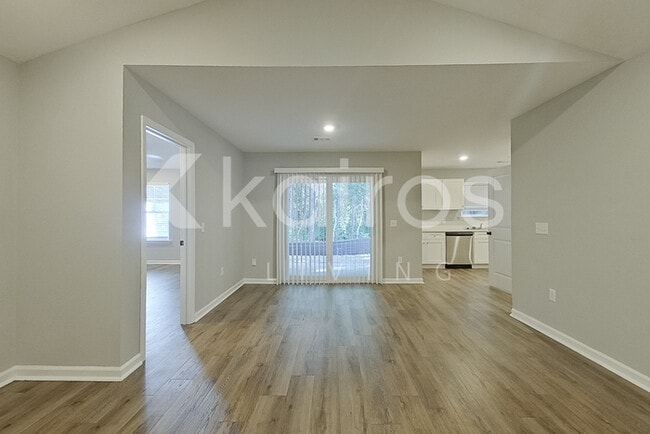 Photo - 121 Cottage Grove Rd