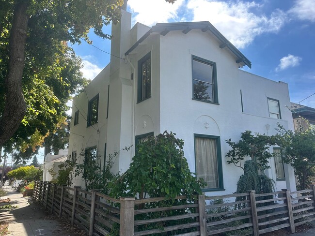 Photo - 1539-1541 E. 38th St Unit lower #1541