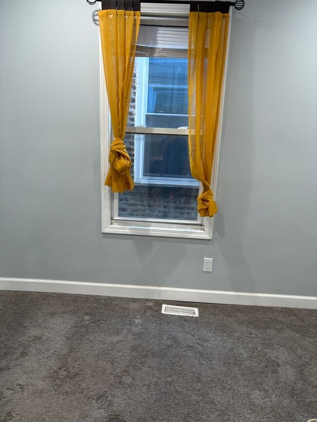 Photo - 9219 S Greenwood Ave Unit 1