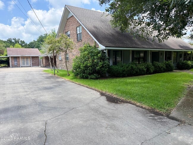 Photo - 204 Carolyn Dr
