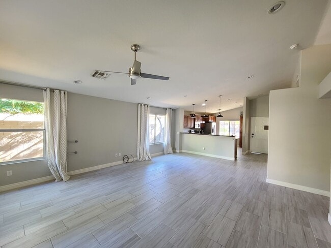 Photo - 2324 E Browning Pl