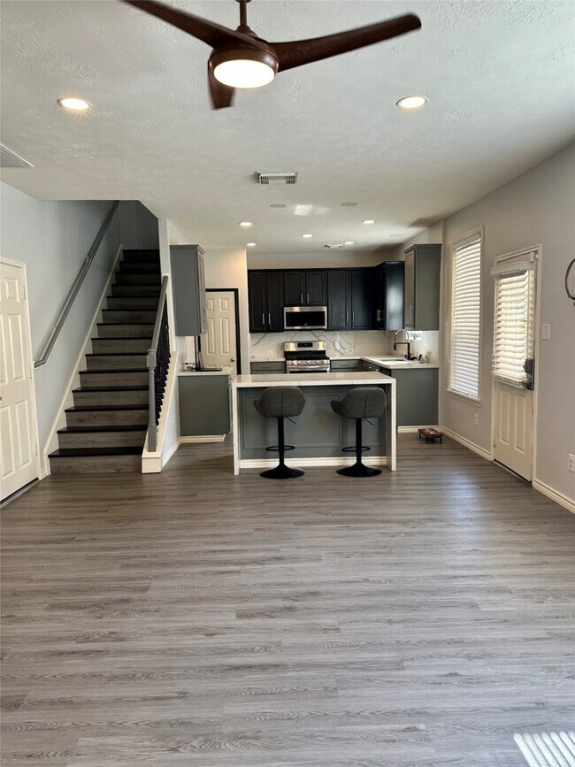 Photo - 9102 Rolling Rapids Rd