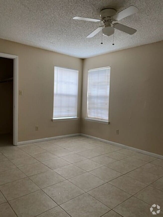 Building Photo - 5530 Chrishire Way Rental