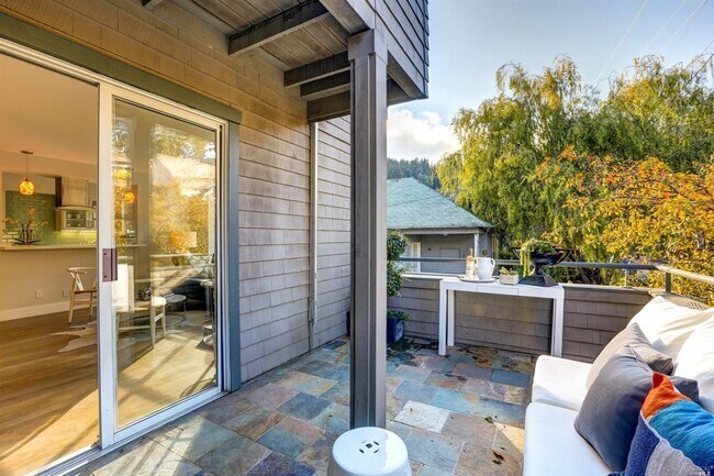 Photo - Upscale 2bd+Office/2ba Downtown Mill Valley Condo-FOUNDATION