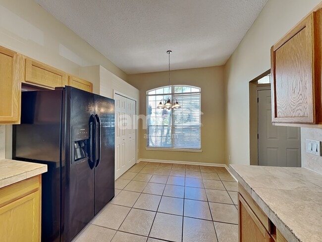 Photo - 1725 Dartmoor Ln