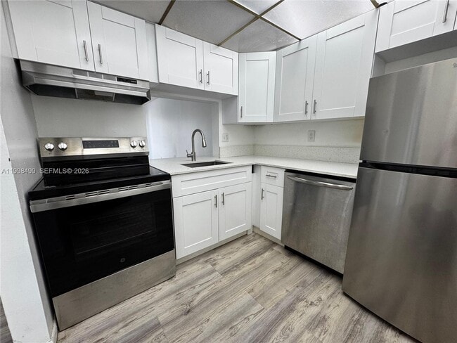 Building Photo - 2800 NW 56th Ave Unit D401