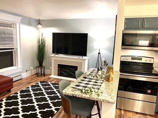 Fully furnished units provide fireplaces, full kitchens and free parking.