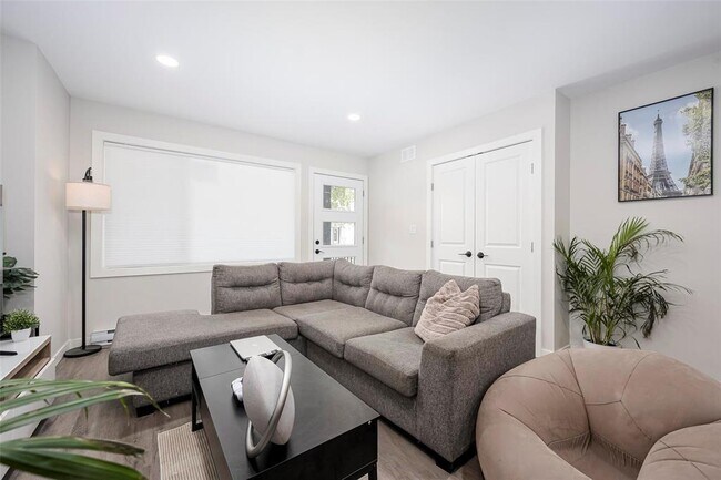 Photo - 54 Lennox Ave