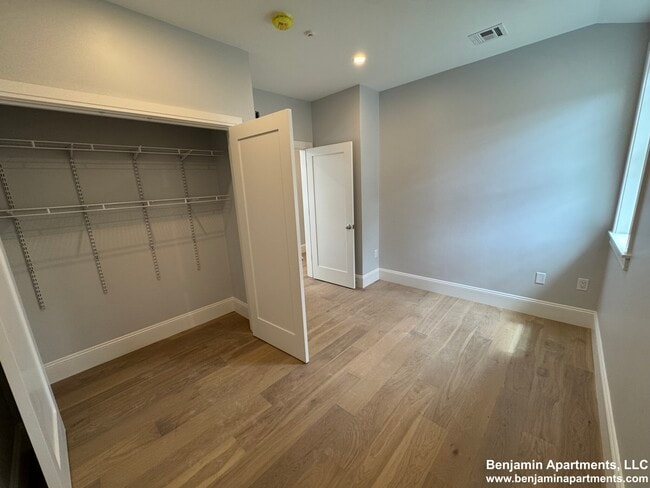 Photo - 51 Fairbanks St Unidad 3
