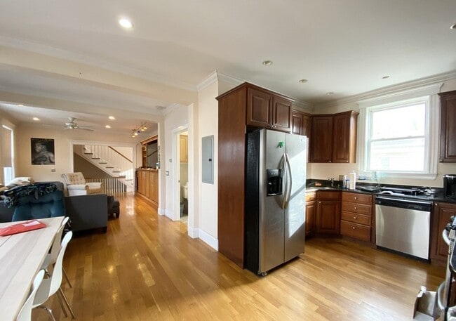 Photo - 29 Spring Garden St Unit 2