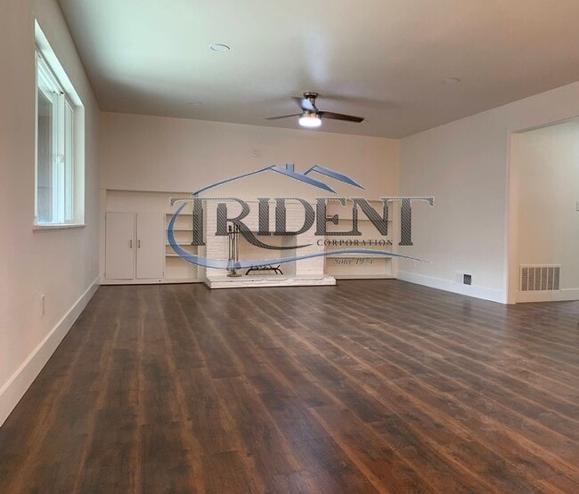 Photo - 685 N Barrett Rd