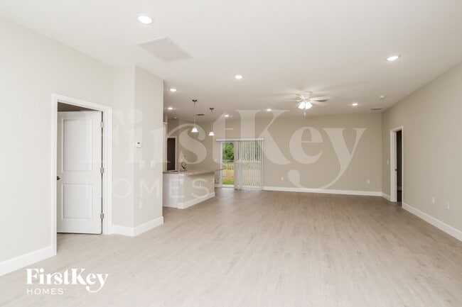 Photo - 124 Lamarque St