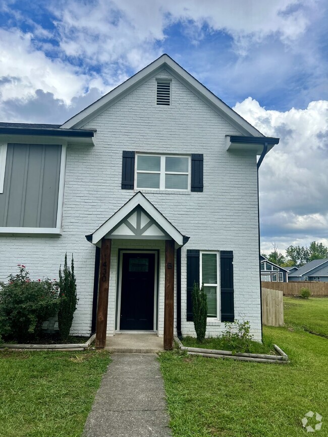 Building Photo - Charming 2-Bedroom Duplex in East Brainerd Rental