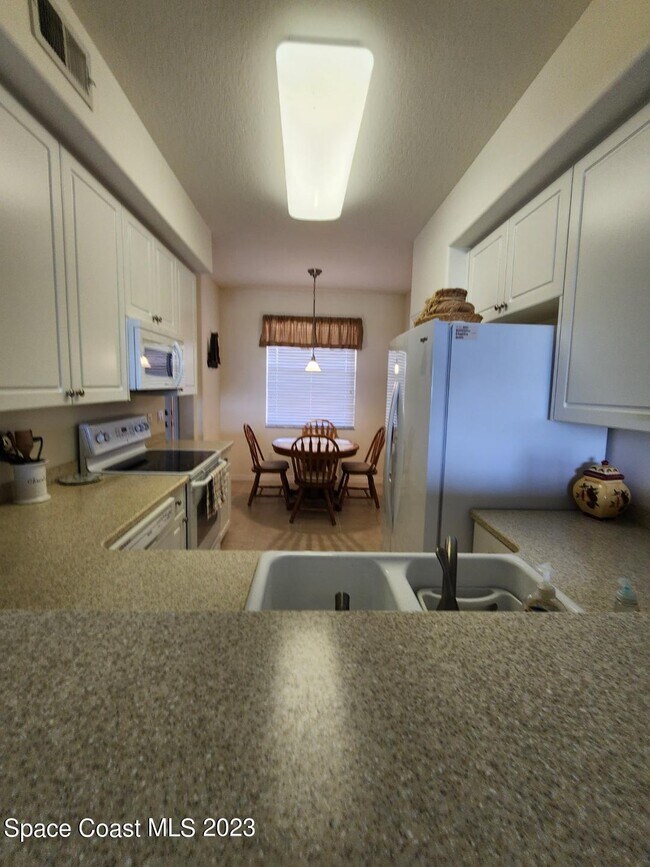 Photo - 6858 Toland Dr Unit 304