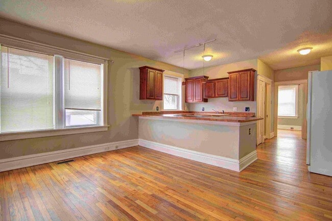 Photo - Large charming 3 bedroom 2 bath with oversized master bedroom that has its own private bath!